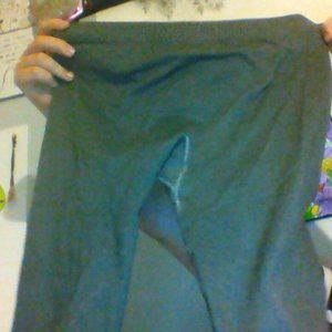 I am selling a stretchy pair of leggings
